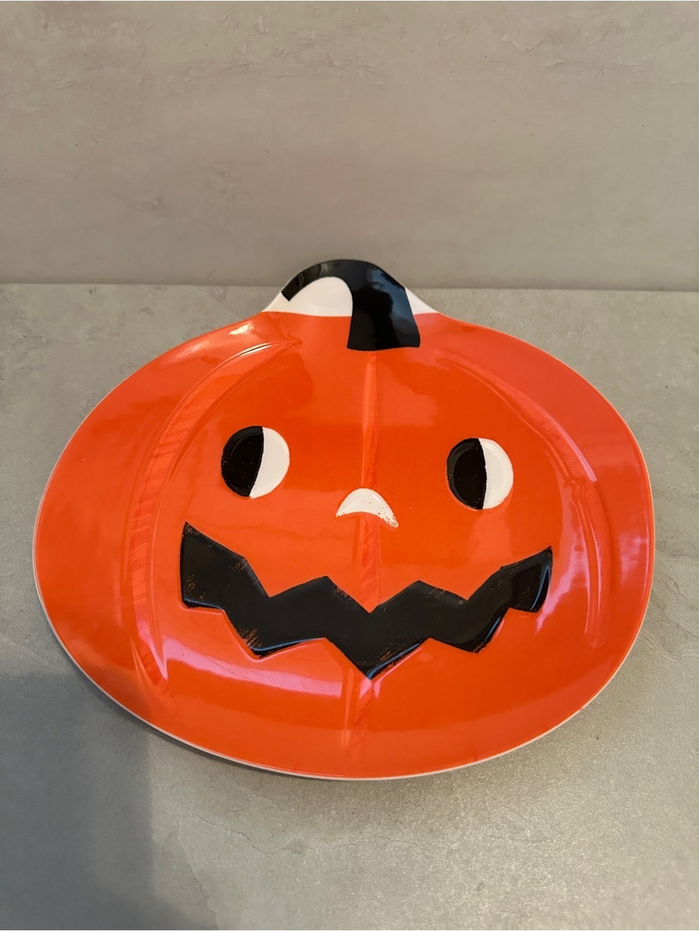 Set Of 2 Hyde & Eek Melamine 9” Plates Orange Halloween Pumpkins EUC - Picture 2 of 5